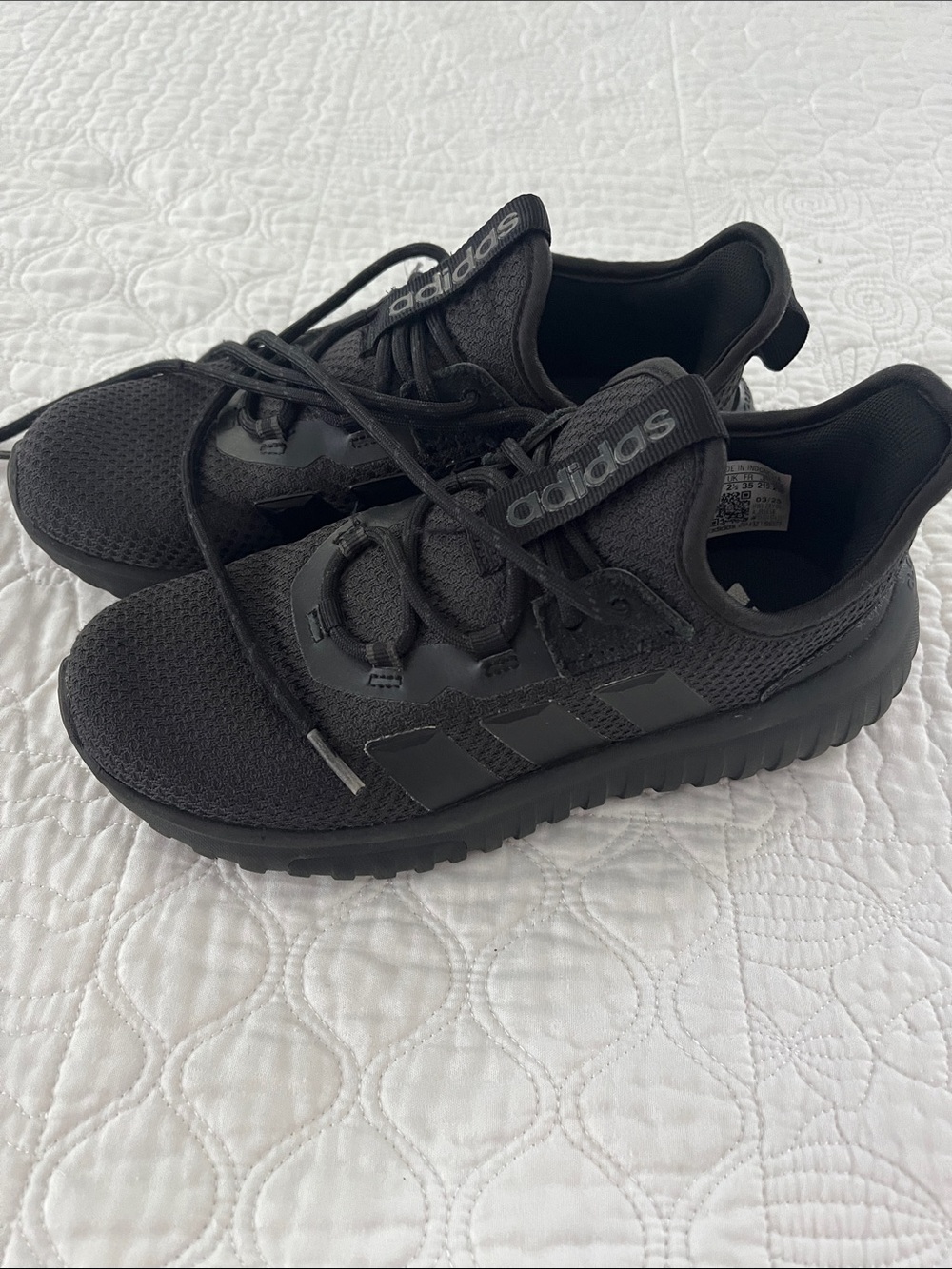adidas Kids Black Low-Top Athletic Sneakers